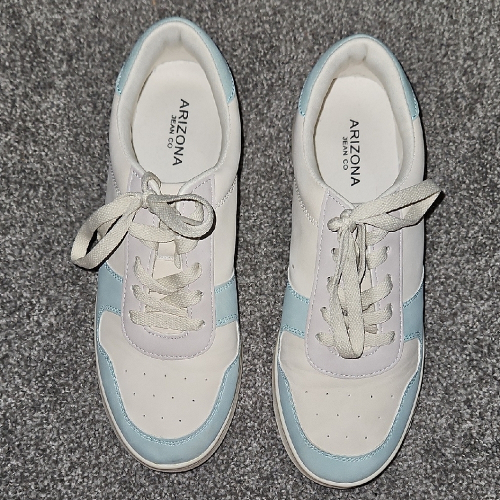 Arizona Jean Company Women's Sneakers in White and Seafoam